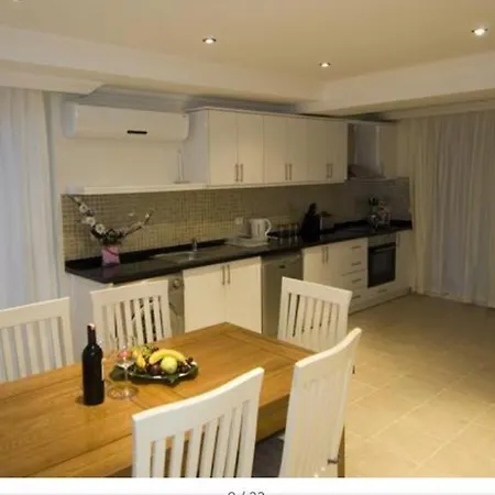 Golden Heights Vila